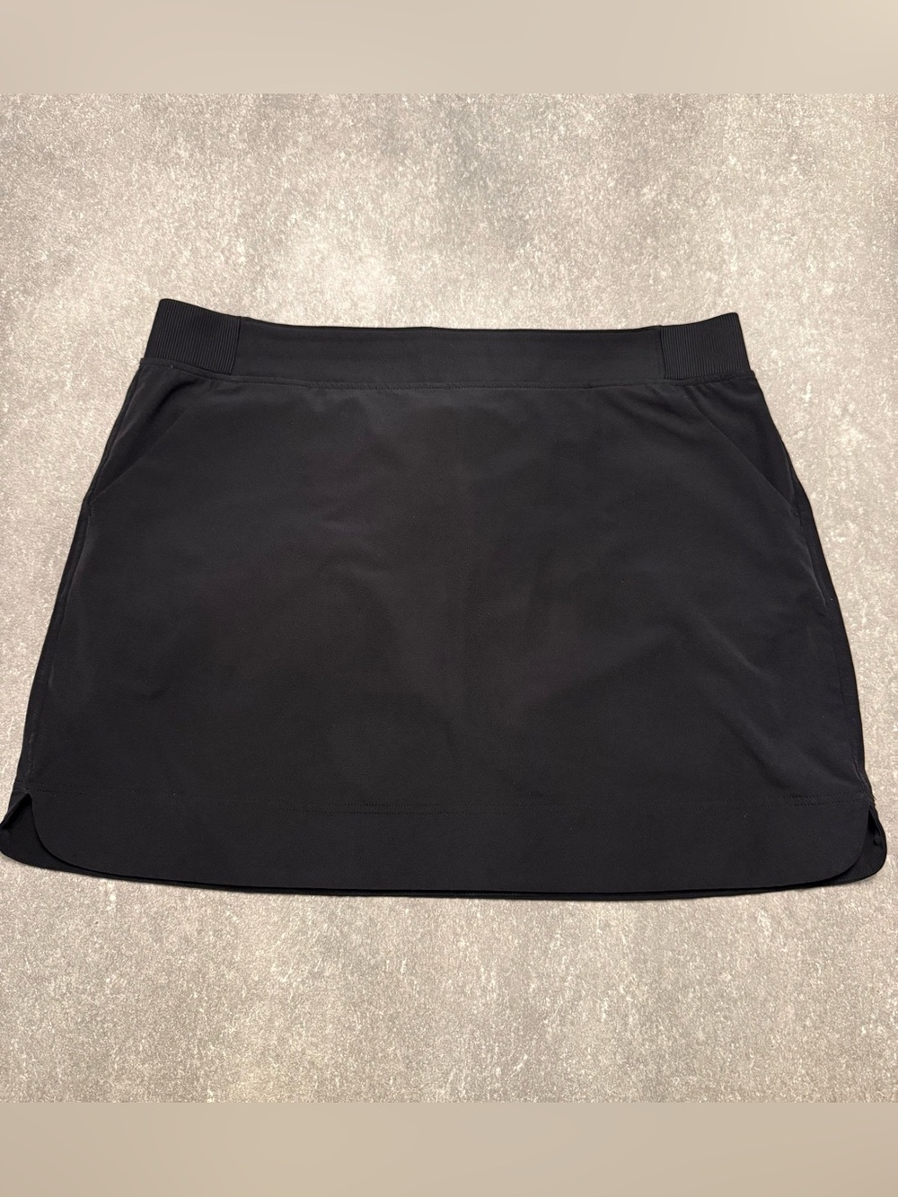 EUC Women’s Activewear Skort - 32 degrees - black XL